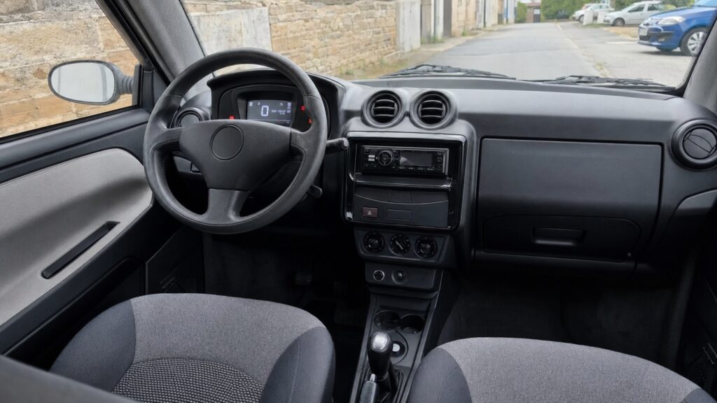 interieur voiture sans permis